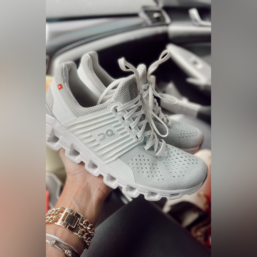 Cloudswift Tennis Shoes Size 6.5